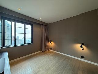 Mid Levels Central - Merry Court 07