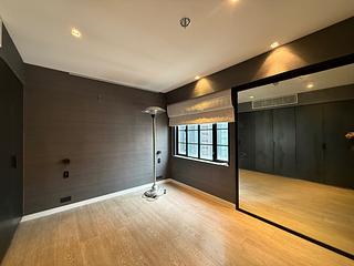 Mid Levels Central - Merry Court 10