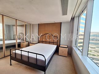 Wan Chai - Convention Plaza Apartments 06