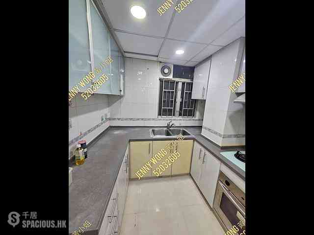 Tsim Sha Tsui - Golden Crown Court 10