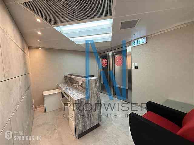 Wan Chai - Convention Plaza Office Tower 09
