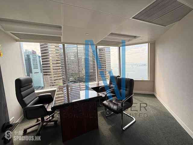Wan Chai - Convention Plaza Office Tower 02