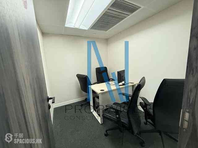 Wan Chai - Convention Plaza Office Tower 06
