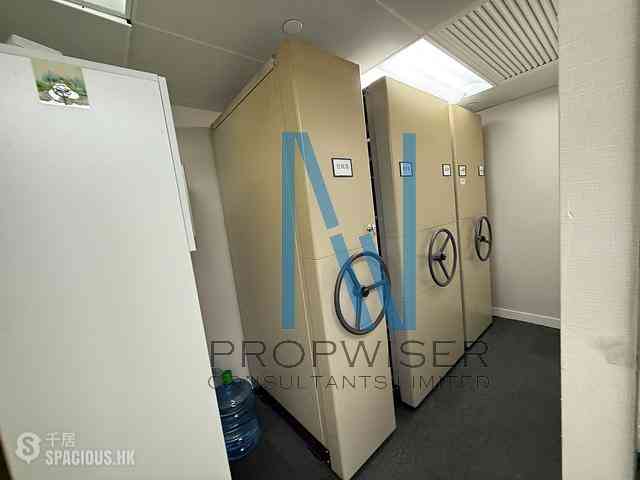 Wan Chai - Convention Plaza Office Tower 08