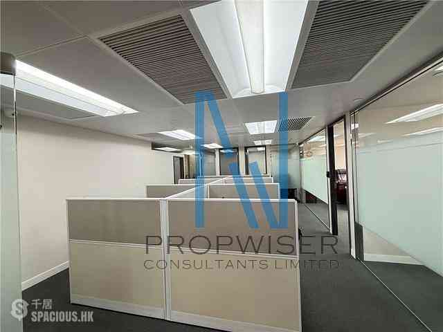 Wan Chai - Convention Plaza Office Tower 04