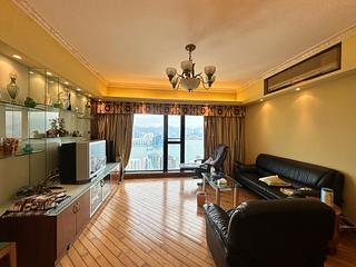 Fortress Hill - Le Sommet Block 1 03