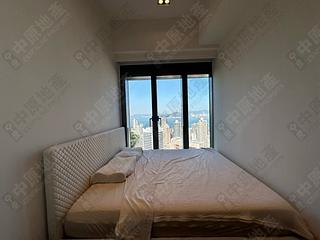 Mid Levels West - University Heights Tower 1 08