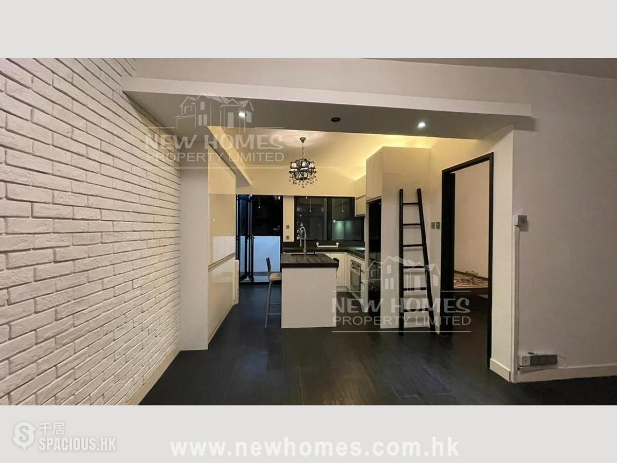 Wan Chai - Wai Cheong Building 01