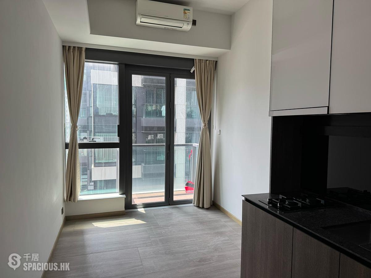 Sai Ying Pun - Two・Artlane 01