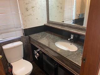 Mid Levels Central - Hillsborough Court 03