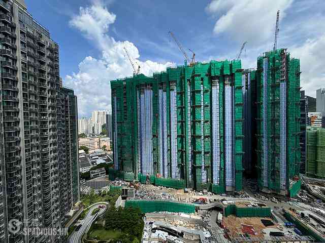 Wong Chuk Hang - The Southside Phase 1 Southland Tower 2A 01