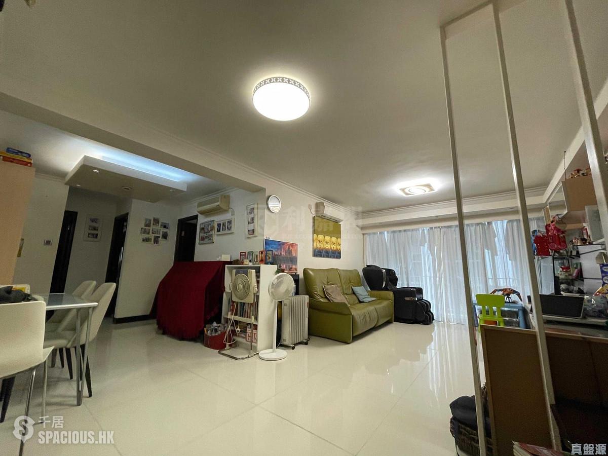 Wan Chai - Phoenix Court Block 3 01