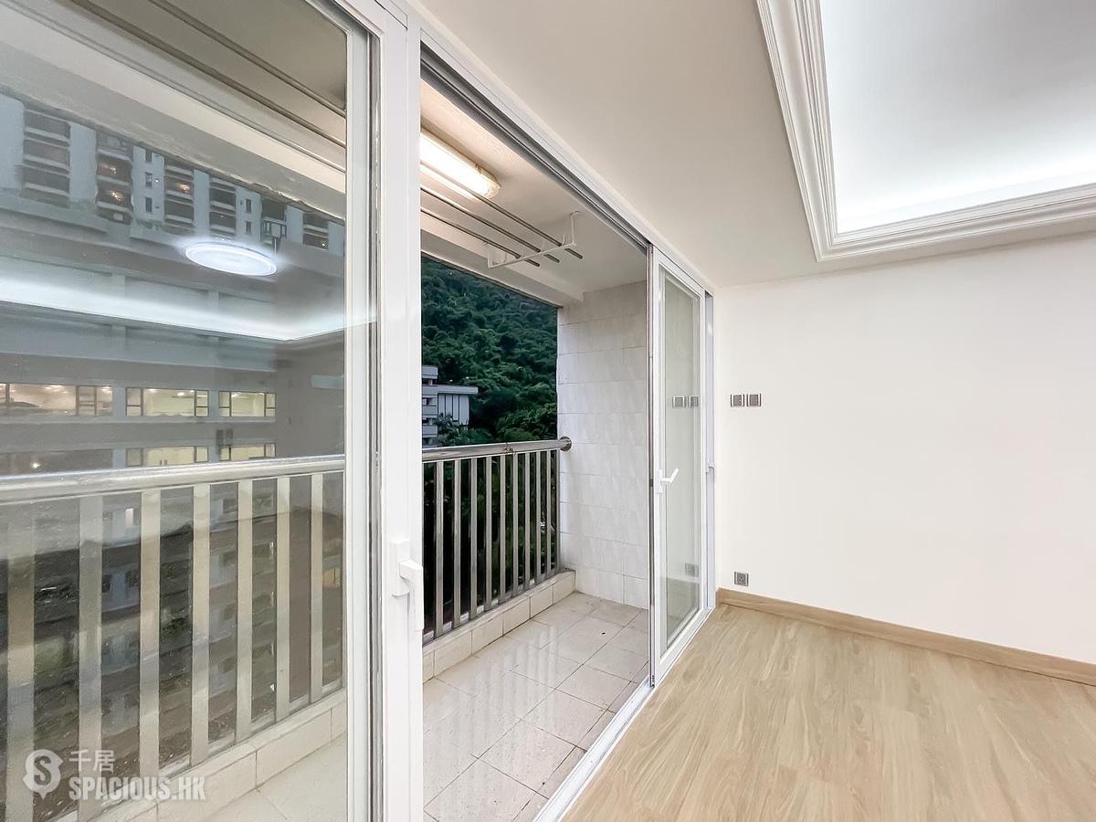 Wan Chai - Phoenix Court Block 5 01