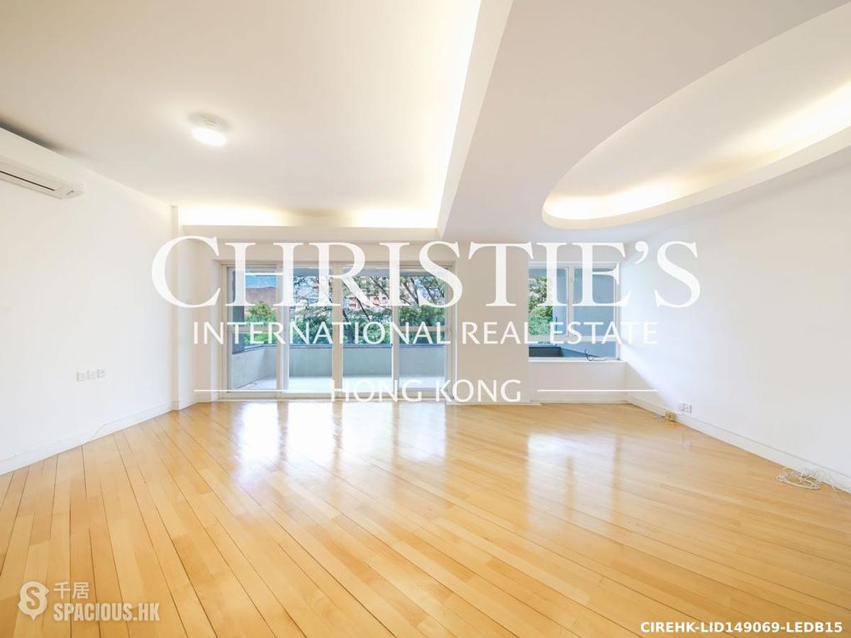 Mid Levels Central - Pine Court 01