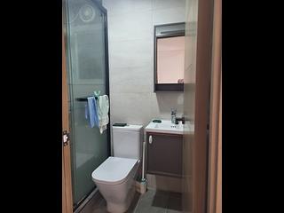 Causeway Bay - Lai Yuen Apartments 05