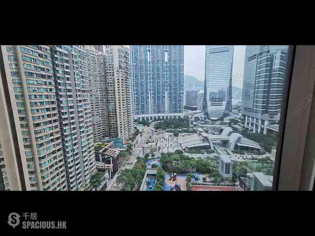 West Kowloon - The Harbourside Block 3 01
