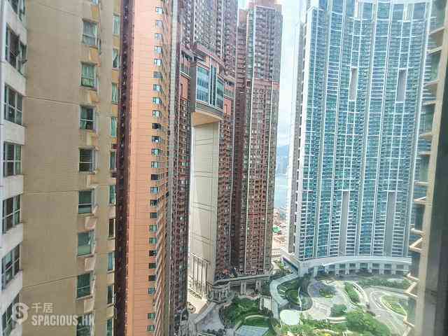 West Kowloon - The Waterfront Phase 1 01