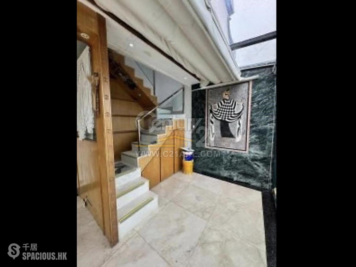 Tai Hang - Carnation Court 01