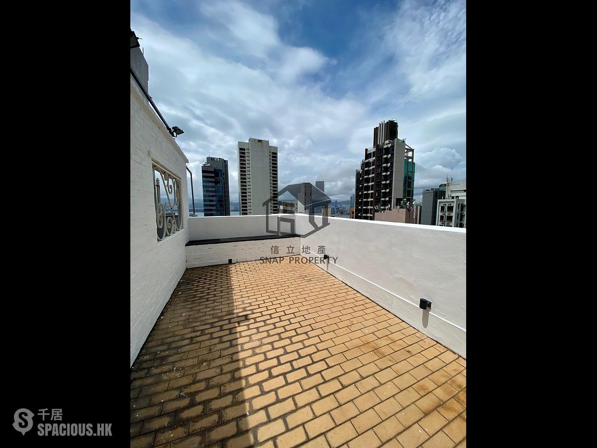 Sai Ying Pun - Fung King Court 01