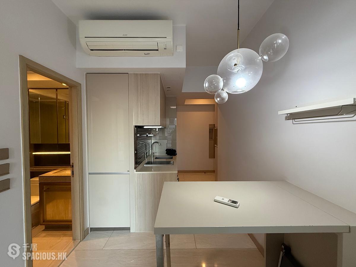 Sai Ying Pun - King's Hill 01