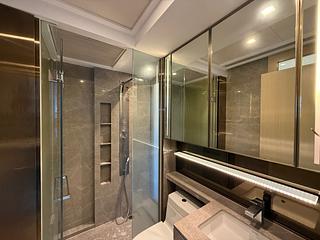 Sai Ying Pun - King's Hill 02
