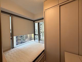 Sai Ying Pun - King's Hill 03