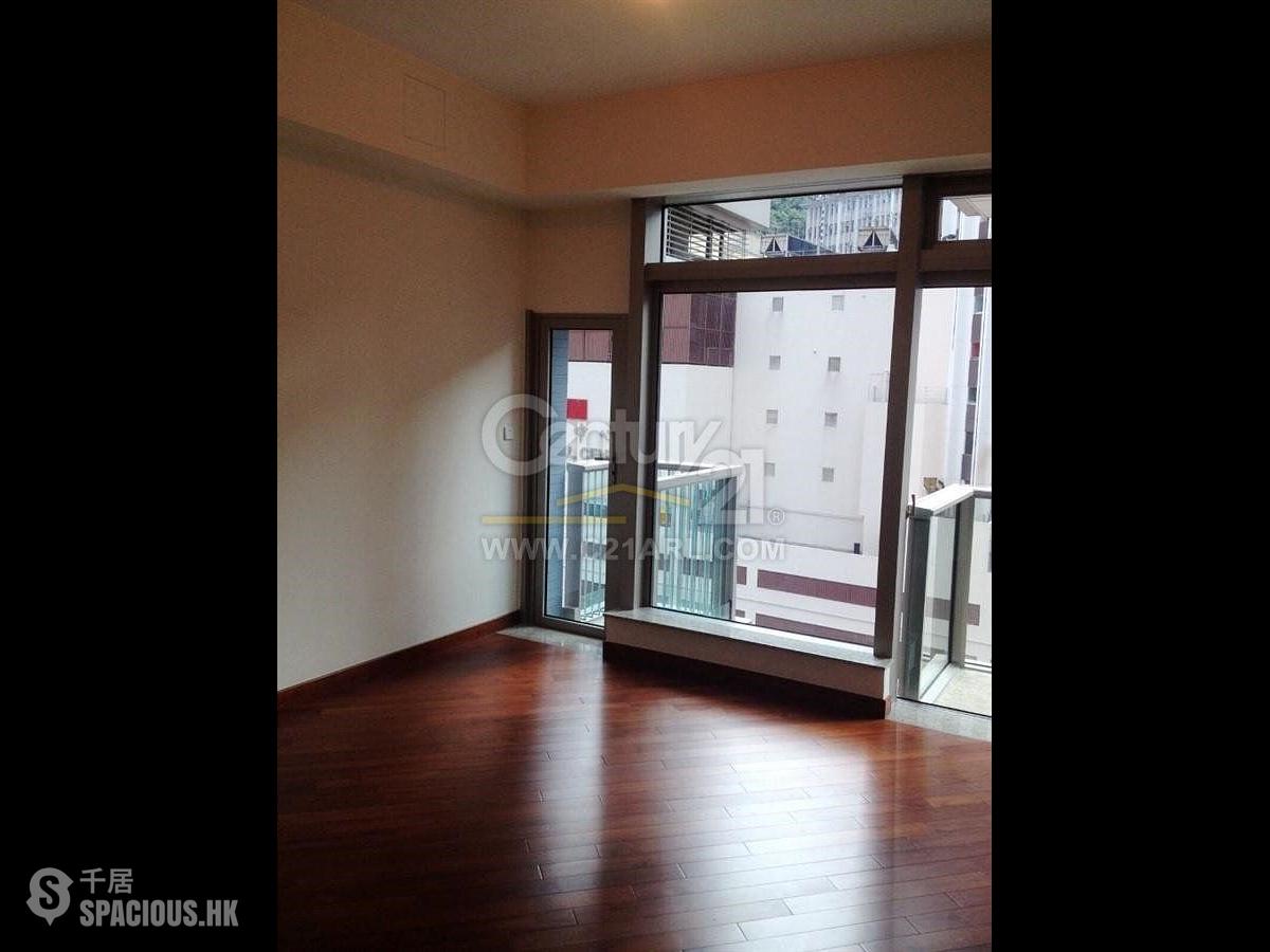 Wan Chai - The Avenue 01