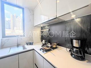 Sai Ying Pun - The Queens 08