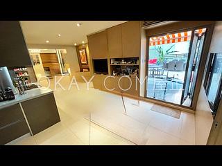 Sai Ying Pun - Golden Phoenix Court 03