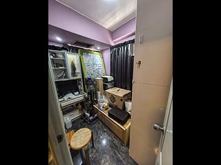 Kennedy Town - Luen Gay Apartments 02