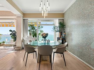 Pok Fu Lam - Villas Sorrento 06