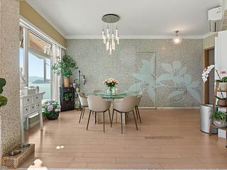 Pok Fu Lam - Villas Sorrento 07