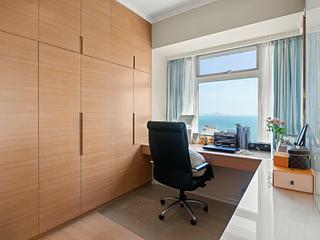 Pok Fu Lam - Villas Sorrento 10