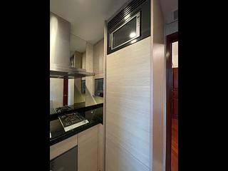 Wan Chai - The Avenue Phase 1 Block 5 02