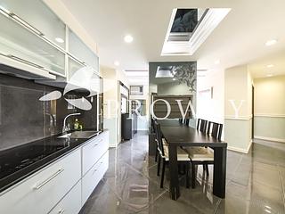 Mid Levels Central - Roc Ye Court 03