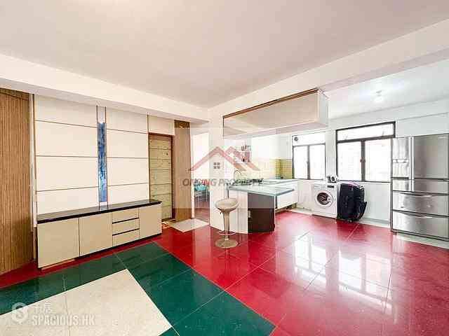 Sai Ying Pun - Wing Cheung Court 01