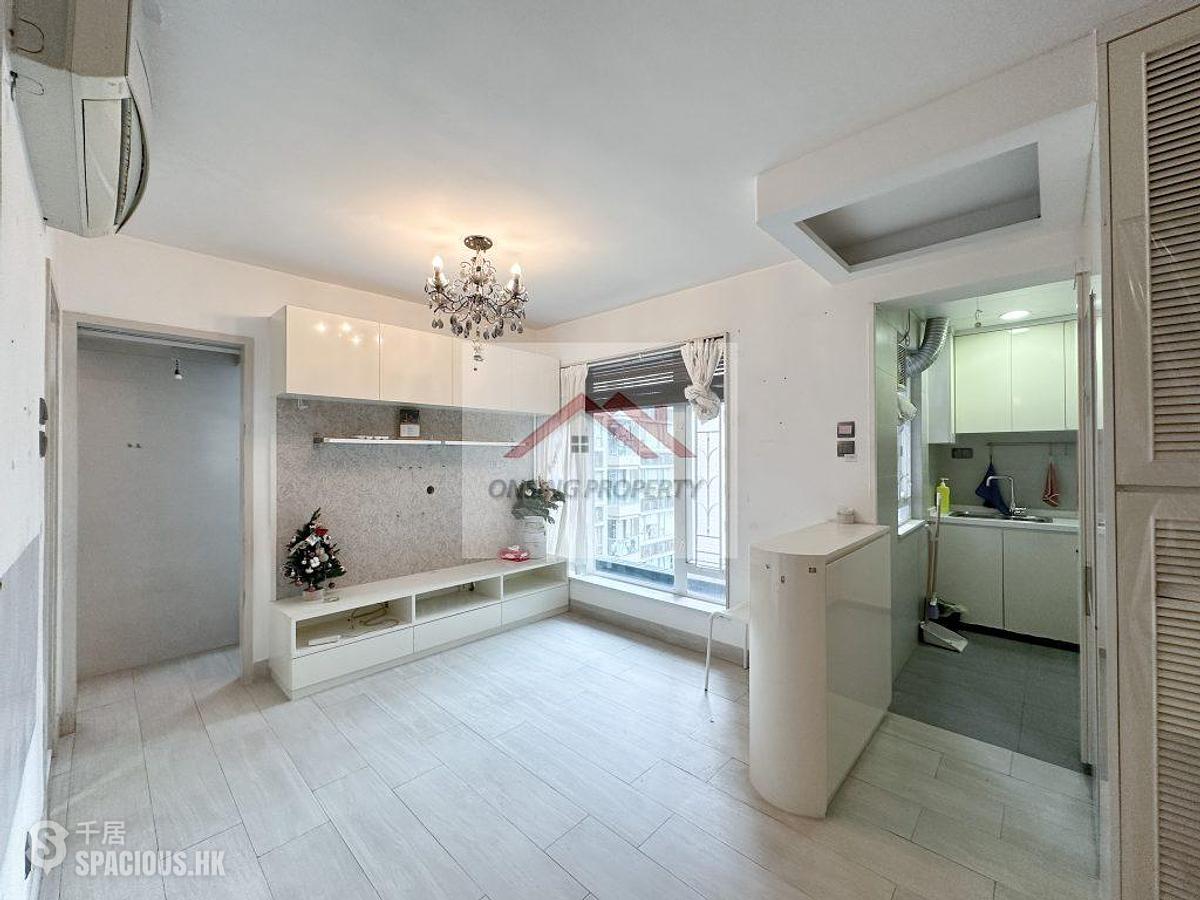 Sai Ying Pun - Yue Sun Mansion 01