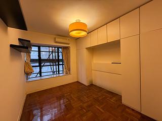 Mid Levels Central - Elegant Terrace 02