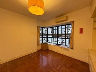 Mid Levels Central - Elegant Terrace 03