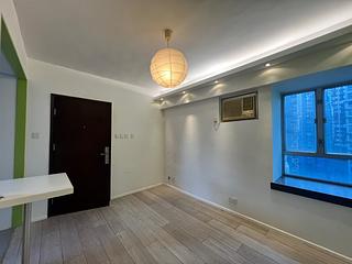 Mid Levels Central - Windsor Court 02