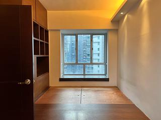 Mid Levels Central - Windsor Court 03