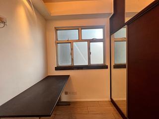 Mid Levels Central - Windsor Court 04