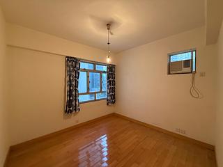 Mid Levels Central - Merry Court 05
