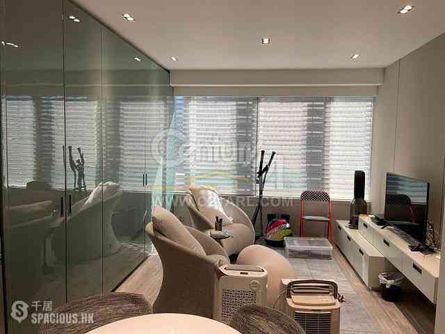 Wan Chai - Convention Plaza Apartments 01