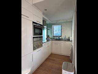 Sheung Wan - The Bellevue Place 04