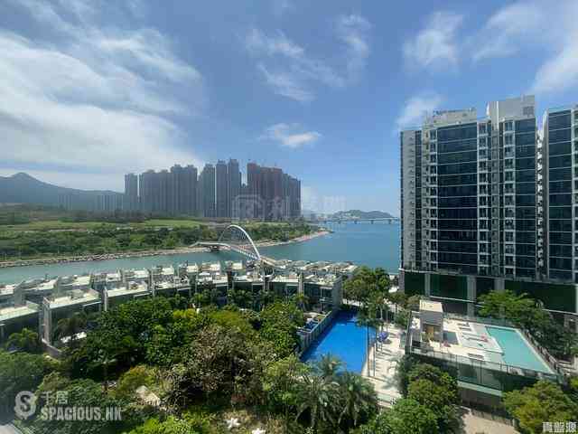 Tseung Kwan O - Monterey Block 6A 01
