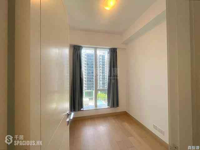 Tseung Kwan O - Monterey Block 6A 03