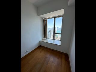 Sai Ying Pun - Island Crest Block 1 04