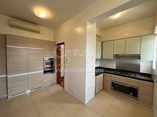 The Peak - La Hacienda Block B 06