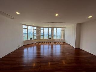 The Peak - La Hacienda Block B 09